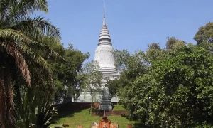 04 Wat Phnom