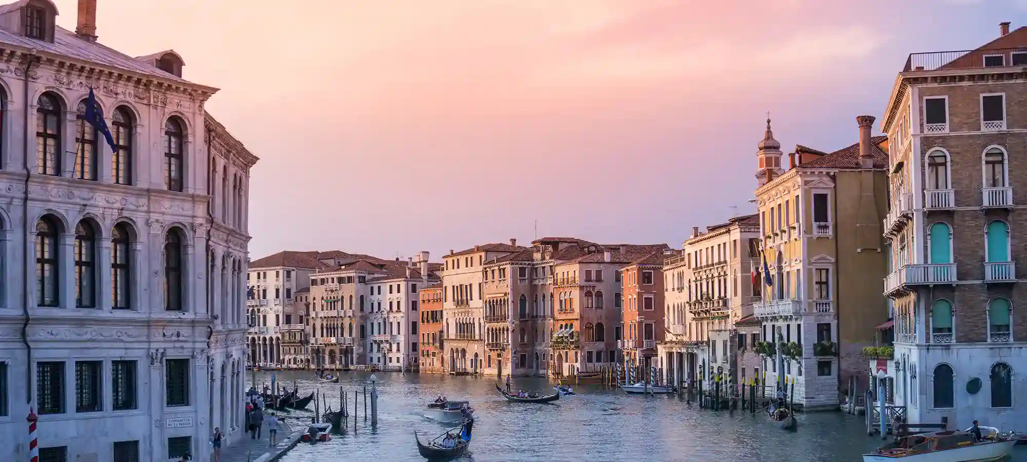 Rialto Bridge, Venezia, ItalyZakynthos, GreeceParthenon, Athens, GreeceOia, Santorini, Greece Acropolis, Athens, Greece - GlobalXplorers