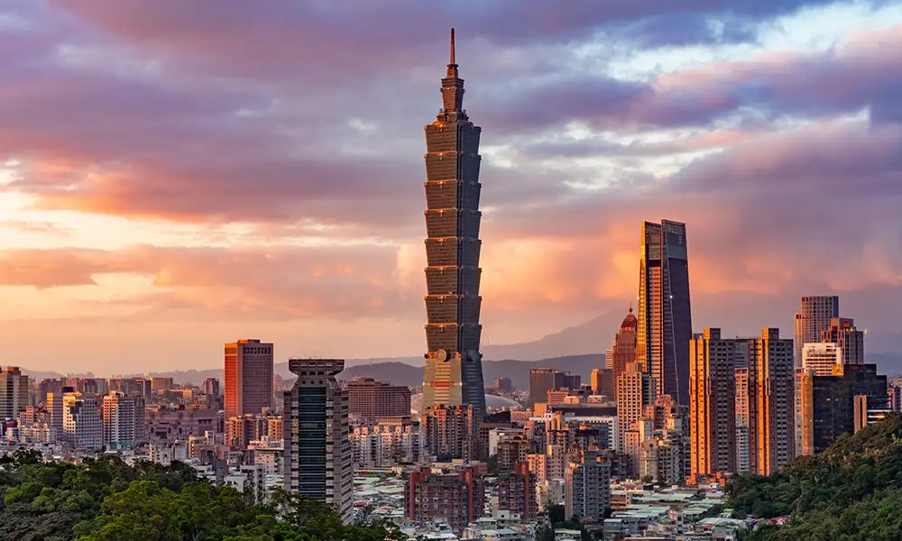 Taipei City at sunset - GlobalXplorers