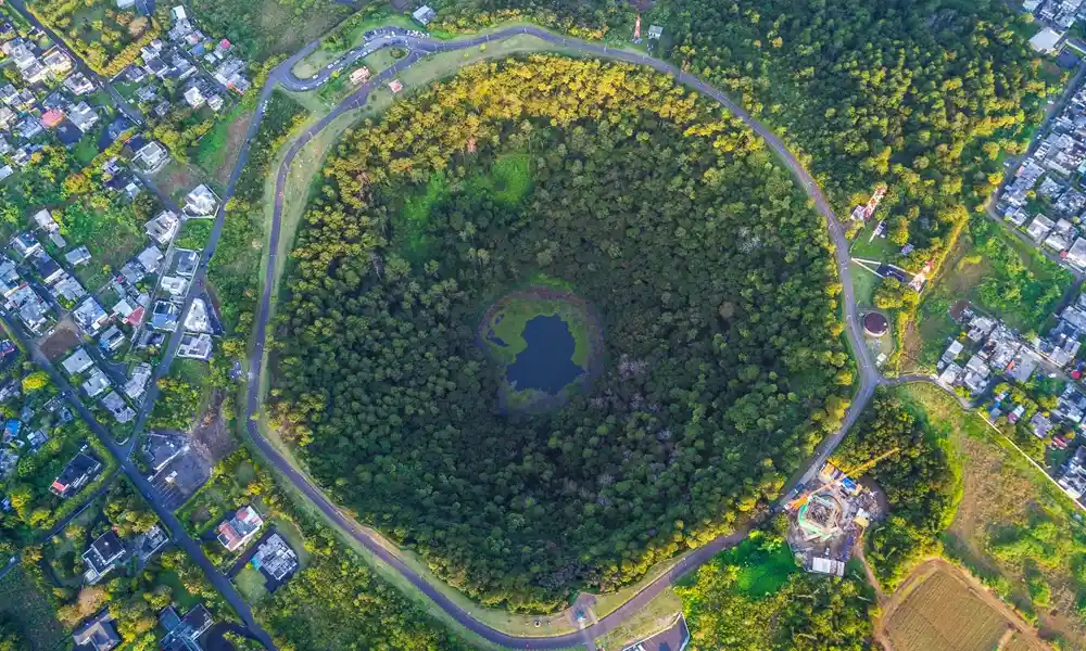 Visit the dormant volcano of Curepipe - GlobalXplorers