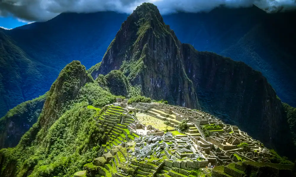 Amazing Machu Picchu – By Train  <img src=https://globalxplorers.com/wp-content/uploads/2022/12/Active.png class=activebut>