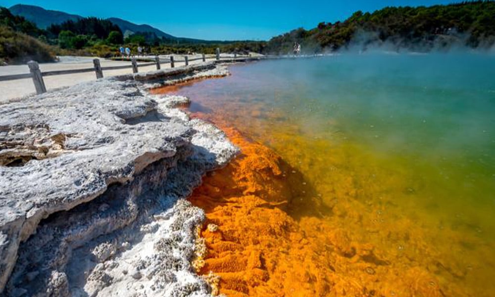 Shuttle Wai o Tapu GlobalXplorers